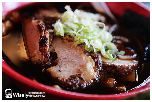 【旅行】2013日本北陸。富山縣富山市：麵屋伊呂波(射水本店)＠有名的醬油黑拉麵，曾連續三年獲得東京拉麵秀冠軍~富山特色美食