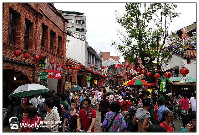 【遊記】新北市。深坑區：2013深坑老街@古早厝餐廳、童玩店隨拍、顏藝德興豆腐冰、豬大郎豬血糕~必訪美食景點