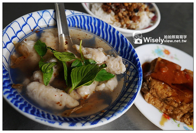 【食記】台北市。大同區：大龍峒美食＠黃家50年老店魷魚羹、(簡)大龍峒肉圓～必訪美食小吃