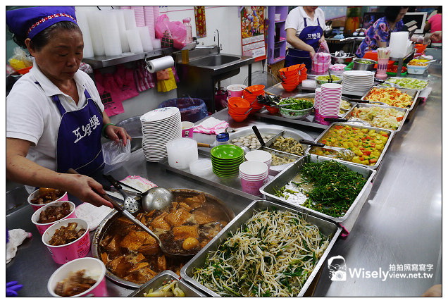 【食記】新北市。三重區：五燈獎豬腳(正義店)@在地老字號美食，魯肉飯控必朝聖之地