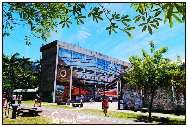 【遊記】高雄市。鹽埕區：2013駁二藝術特區＠擁有特殊彩繪與裝置藝術的必玩景點