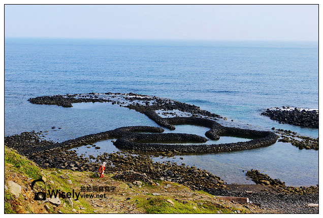 【遊記】2013離島。澎湖：七美島嶼@港口曬小管&丁香魚、小台灣、雙心石滬(近拍)，龍埕自助餐(小卷涼麵)