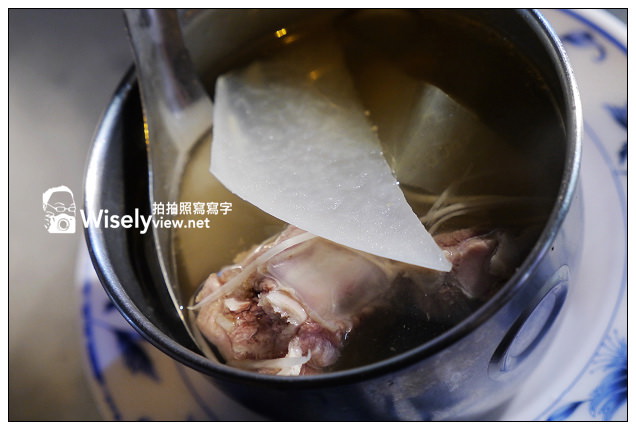 【食記】台北市。大同區：寧夏夜市＠(吉布)宜蘭三星蔥肉捲、方家雞肉飯、林記麻辣臭豆腐、醬汁雞排&曾家鮮果汁