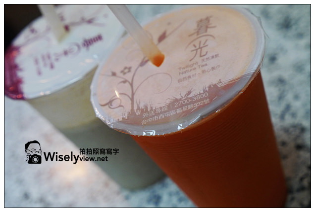 【食記】台北市。大同區：寧夏夜市＠(吉布)宜蘭三星蔥肉捲、方家雞肉飯、林記麻辣臭豆腐、醬汁雞排&曾家鮮果汁