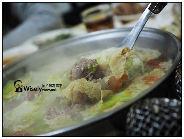 新北新店。阿輝牛肉城(阿輝現炒黃牛肉)︱冬天必嚐的牛肉一板火鍋，大坪林美食