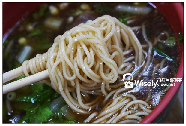 【食記】新北市。中和區:川味牛肉麵@中和廟口附近,麥當勞巷子裡的超值牛肉麵 【食記】新北市。中和區:川味牛肉麵@中和廟口附近,麥當勞巷子裡的超值牛肉麵