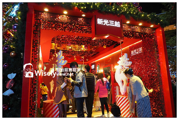 【隨拍】台北信義。捷運市政府站：2013台北國際聖誕城 & Krispy Kreme Doughnuts甜甜圈(台北店)