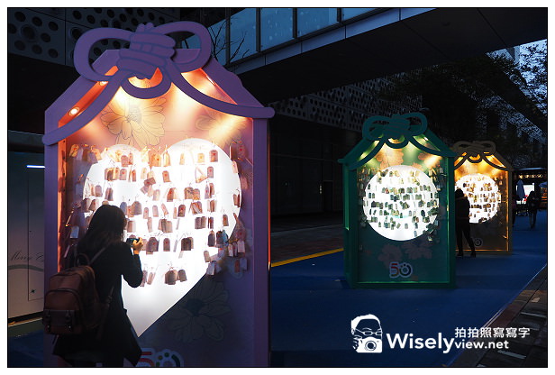 【隨拍】台北信義。捷運市政府站：2013台北國際聖誕城 & Krispy Kreme Doughnuts甜甜圈(台北店)