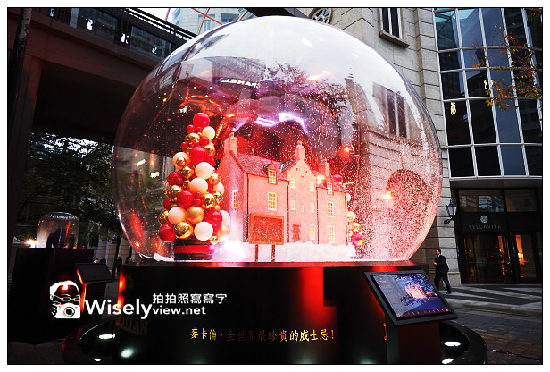 【隨拍】台北信義。捷運市政府站：2013台北國際聖誕城 & Krispy Kreme Doughnuts甜甜圈(台北店)