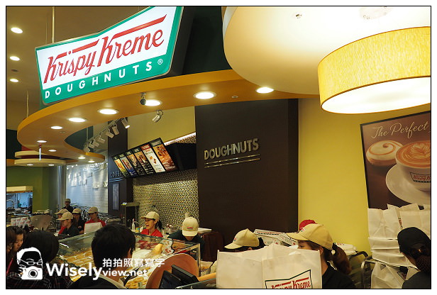 【隨拍】台北信義。捷運市政府站：2013台北國際聖誕城 & Krispy Kreme Doughnuts甜甜圈(台北店)