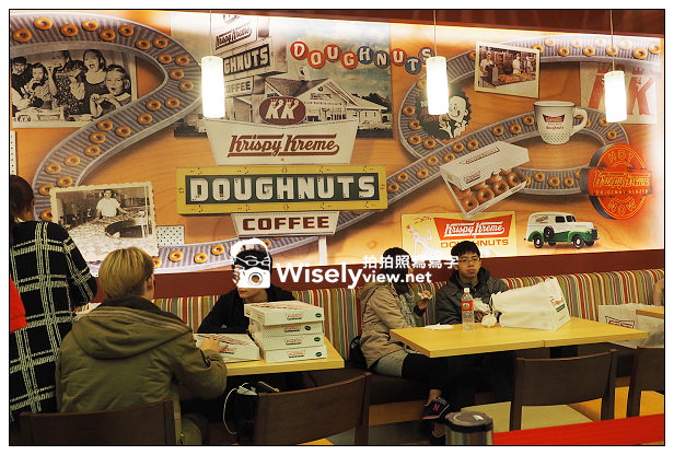 【隨拍】台北信義。捷運市政府站：2013台北國際聖誕城 & Krispy Kreme Doughnuts甜甜圈(台北店)