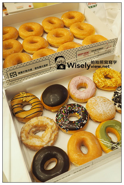 【隨拍】台北信義。捷運市政府站：2013台北國際聖誕城 & Krispy Kreme Doughnuts甜甜圈(台北店)