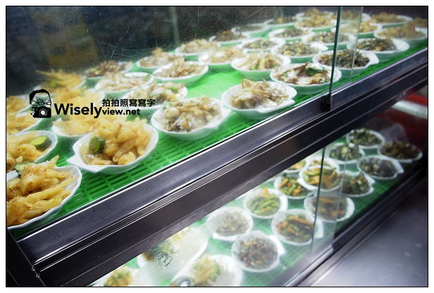 【食記】台北市。萬華區：艋舺夜市＠龍都冰菓室(福圓粥) + 豐原排骨麵
