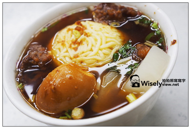 【食記】台北市。萬華區：艋舺夜市＠龍都冰菓室(福圓粥) + 豐原排骨麵