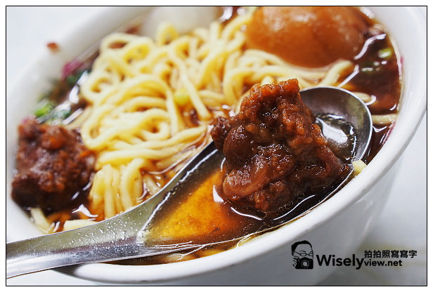 【食記】台北市。萬華區：艋舺夜市＠龍都冰菓室(福圓粥) + 豐原排骨麵