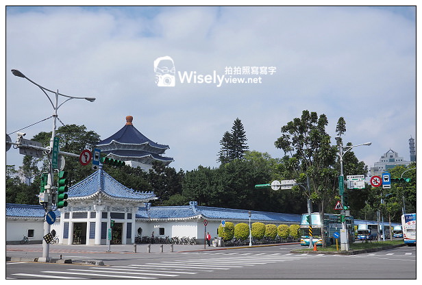 【遊記】台北市。中正區：2014中正紀念堂(櫻花步道)＠八重櫻尾聲剩五成左右