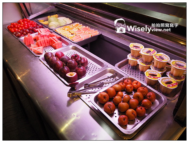 【食記】台北市。信義區：辣中間(信義總店)＠麻辣鴛鴦吃到飽，價位內容還算不錯