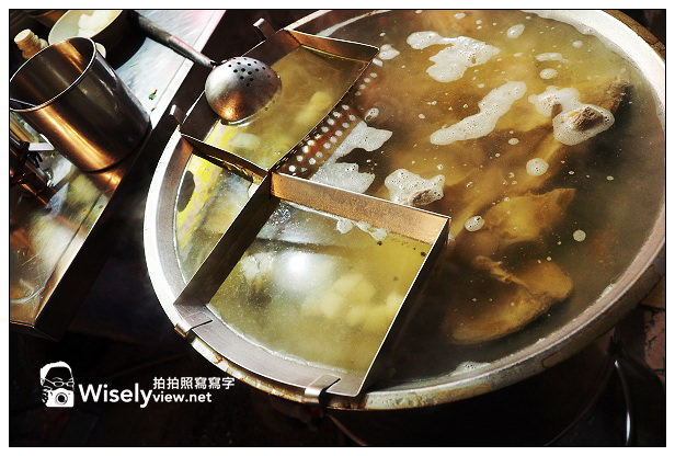 【食記】台北市。大同區：延三夜市(大橋頭必吃美食)＠周胖子鮮果汁、大鼎肉羹、台北橋頭刈包&四神湯