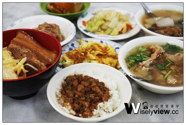 【食記】新北市。板橋區：裕民街夜市小吃＠阿益魯肉飯、(陽明街)嘉義粉條冰