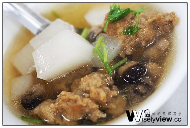 【食記】新北市。板橋區：裕民街夜市小吃＠阿益魯肉飯、(陽明街)嘉義粉條冰