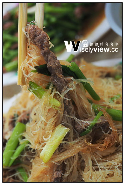 【食記】台北市。松山區：民生社區美食小吃＠蕭家牛雜湯～炒牛肉與炒米粉也好吃