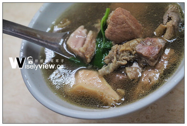 【食記】台北市。松山區：民生社區美食小吃＠蕭家牛雜湯～炒牛肉與炒米粉也好吃