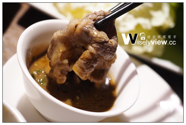 【食記】台北市。松山區：畏公長生麻辣鍋＠味道溫和環境復古，台北小巨蛋正對面