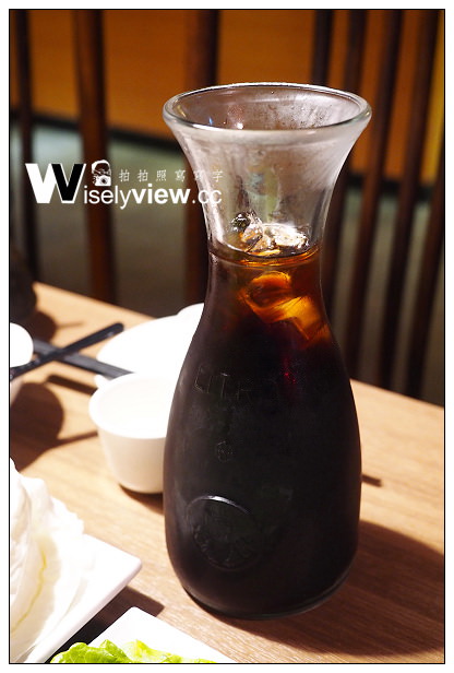 【食記】台北市。松山區：畏公長生麻辣鍋＠味道溫和環境復古，台北小巨蛋正對面