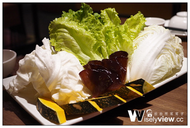 【食記】台北市。松山區：畏公長生麻辣鍋＠味道溫和環境復古，台北小巨蛋正對面