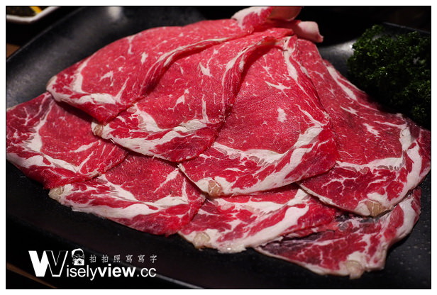 【食記】台北市。松山區：畏公長生麻辣鍋＠味道溫和環境復古，台北小巨蛋正對面