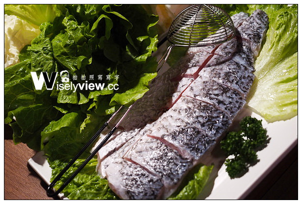 【食記】台北市。松山區：畏公長生麻辣鍋＠味道溫和環境復古，台北小巨蛋正對面