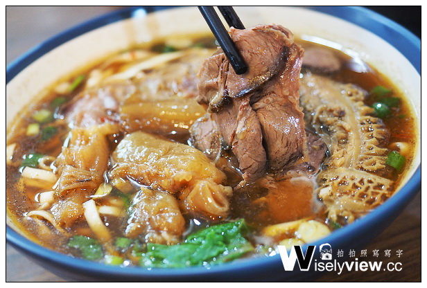 【食記】新北市。新店區：小張牛肉麵＠牛四寶麵與小菜不錯吃，鄰近耕莘醫院