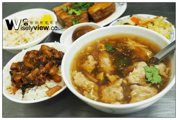 【食記】新北市。新店區：北港肉焿/魯肉飯＠南部道地口味，滷豬腳才是王道