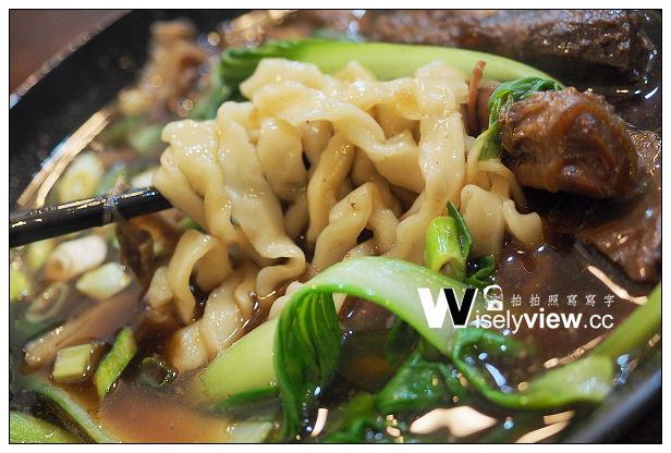 【食記】新北市。新店區：梅園超人牛肉麵＠傳統口味肉質一流，經典的老味道