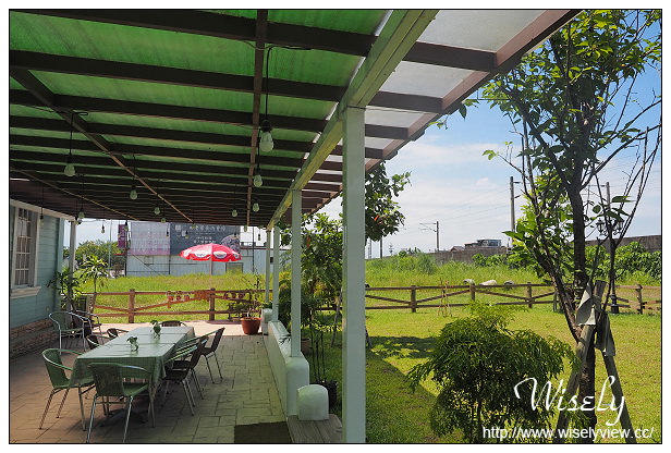 【食記】宜蘭縣。冬山鄉：71°N庭園咖啡＠夢幻土耳其藍歐風鄉村小屋～親子友善餐廳