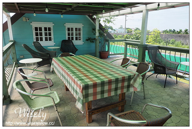 【食記】宜蘭縣。冬山鄉：71°N庭園咖啡＠夢幻土耳其藍歐風鄉村小屋～親子友善餐廳