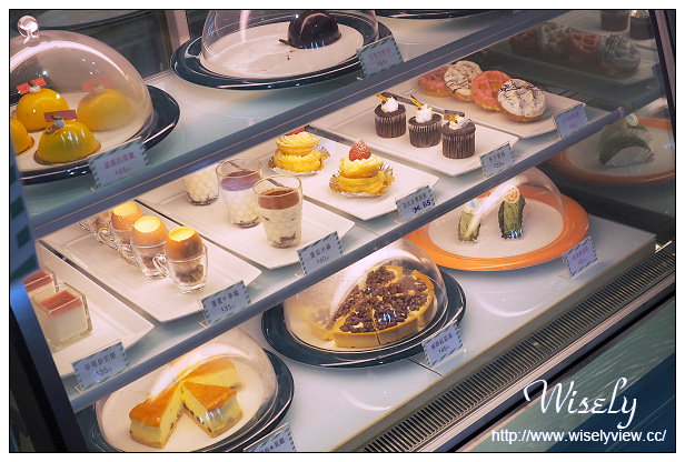 【食記】宜蘭縣。冬山鄉：71°N庭園咖啡＠夢幻土耳其藍歐風鄉村小屋～親子友善餐廳