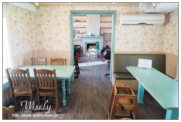 【食記】宜蘭縣。冬山鄉：71°N庭園咖啡＠夢幻土耳其藍歐風鄉村小屋～親子友善餐廳