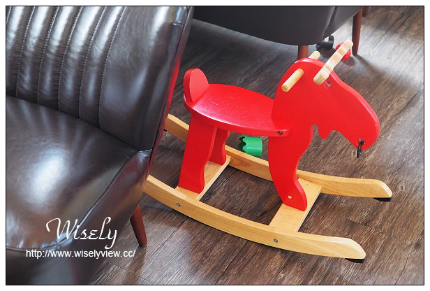 【食記】宜蘭縣。冬山鄉：71°N庭園咖啡＠夢幻土耳其藍歐風鄉村小屋～親子友善餐廳