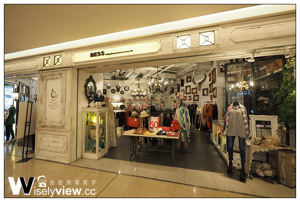 【旅行】香港。上環：無限極廣場@鈴木咖啡館Suzuki Cafe Company～俯看車水馬龍景色