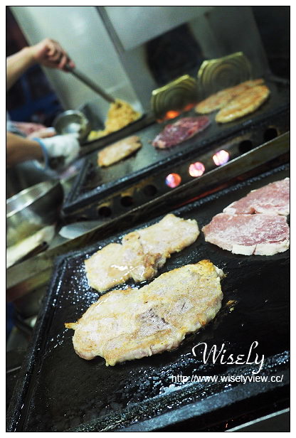 羅東夜市 加州牛排︱雙味豬排與超份量鐵板麵︱宜蘭在地老店