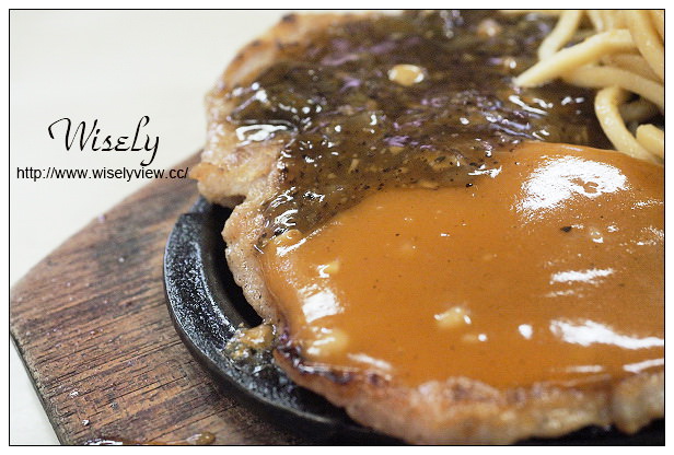 羅東夜市 加州牛排︱雙味豬排與超份量鐵板麵︱宜蘭在地老店