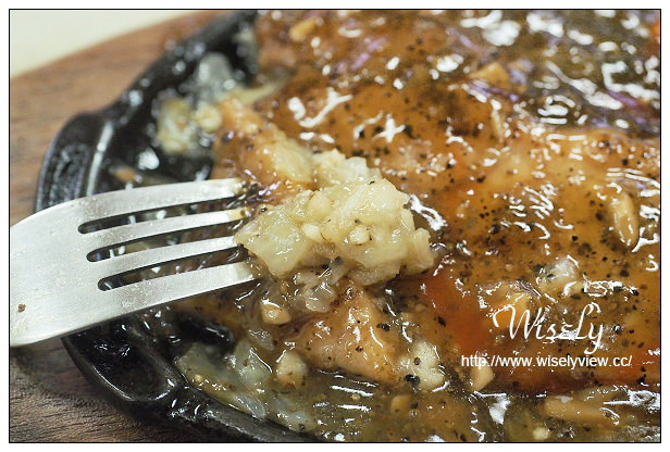 羅東夜市 加州牛排︱雙味豬排與超份量鐵板麵︱宜蘭在地老店