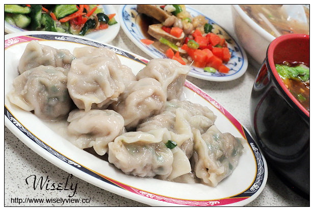 【食記】新北市。中和市：千芳餃子館＠廣濟宮廟街巷弄美食，真材實料牛肉麵也好吃 @WISELY's 拍拍照寫寫字