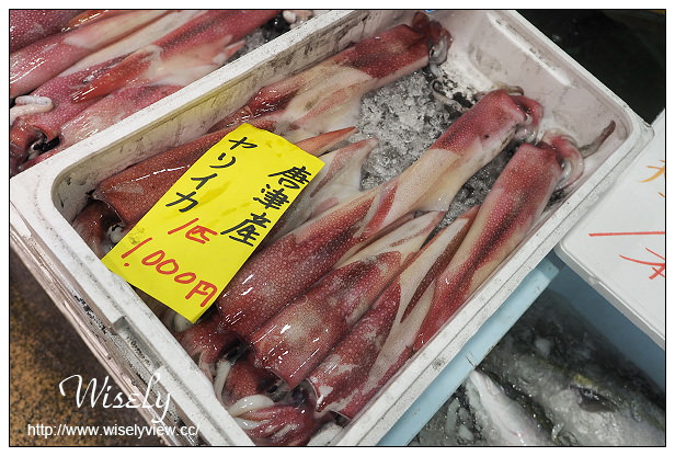 【旅行】日本。佐賀縣：唐津市景點＠唐津漁市(おさかな村)，在地名產生鮮平價美食