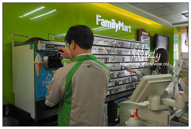 【分享】Fami全家水蜜桃霜淇淋。七夕情人節限定(8/1~8/14)@口味清爽微甜 【分享】Fami全家水蜜桃霜淇淋。七夕情人節限定(8/1~8/14)@口味清爽微甜