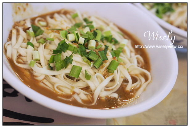 綵宸小吃︱麻醬麵、蛤仔湯︱頭城在地老店火車站前