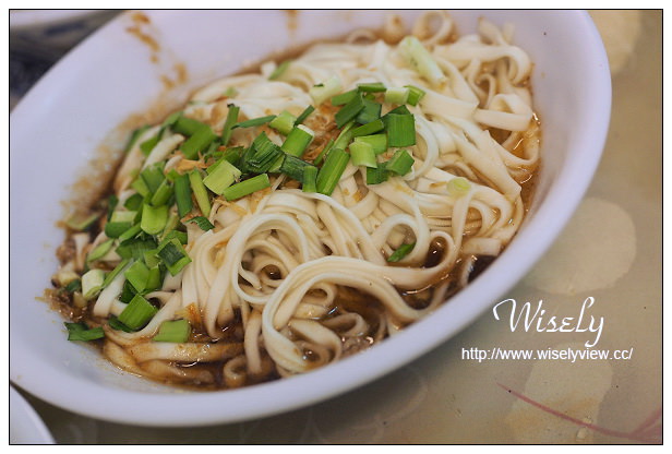 綵宸小吃︱麻醬麵、蛤仔湯︱頭城在地老店火車站前