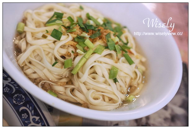 綵宸小吃︱麻醬麵、蛤仔湯︱頭城在地老店火車站前