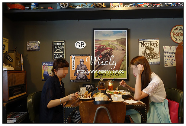【食記】台北市。中山區：Ton Up Café＠60’s年代英式重型機車復古主題餐廳